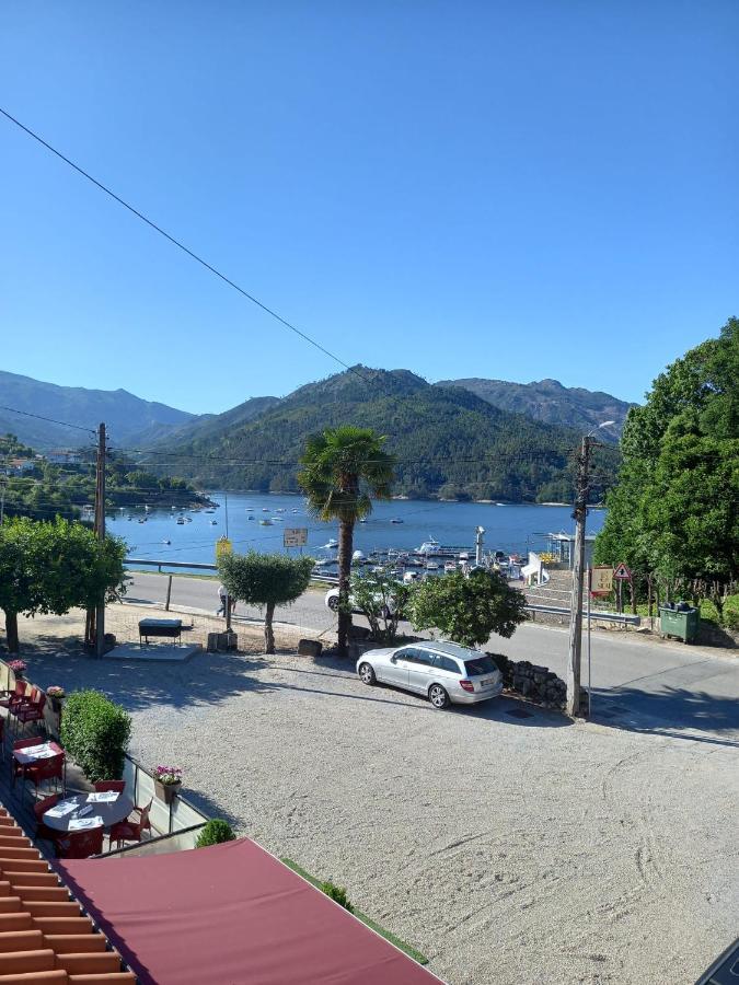 Sobreiro Apartamentos Rio Caldo Exterior photo